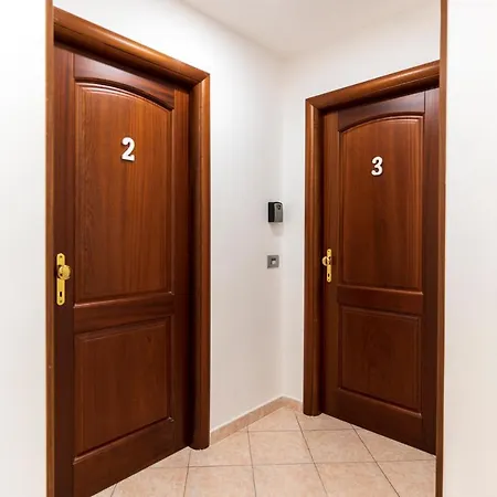 住宿加早餐酒店 Ardoc 卡利亚里